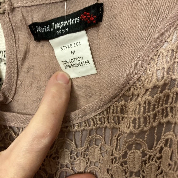 VIVID IMPORTERS NY Cild Shoulder Blouse ((M) - Picture 2 of 10